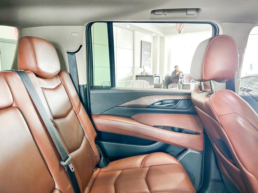 2018 Cadillac Escalade ESV 4WD 4dr Premium Luxury, available for sale in Franklin Square, New York | Luxury Motor Club. Franklin Square, New York 2018 Cadillac Escalade ESV 4WD 4dr Premium Luxury, available for sale in Franklin Square, New York | Luxury Motor Club. Franklin Square, New York