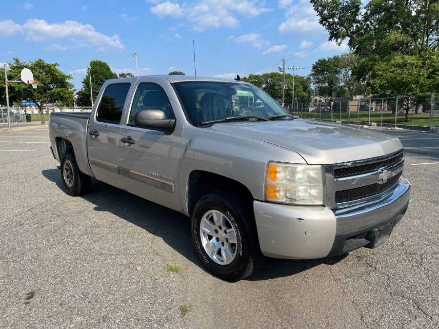 2007 Chevrolet Silverado 1500 2WD Crew Cab 143.5" LT w/1LT, available for sale in Lyndhurst, New Jersey | Cars With Deals. Lyndhurst, New Jersey