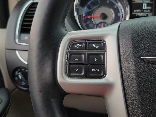 2016 Chrysler Town & Country Touring, available for sale in Stratford, Connecticut | Wiz Leasing Inc. Stratford, Connecticut 2016 Chrysler Town & Country Touring, available for sale in Stratford, Connecticut | Wiz Leasing Inc. Stratford, Connecticut
