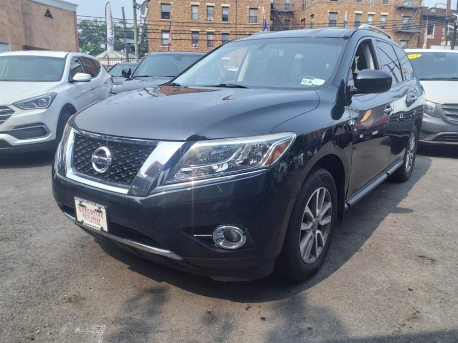 Used 2015 Nissan Pathfinder in Irvington, New Jersey | Executive Auto Group Inc. Irvington, New Jersey