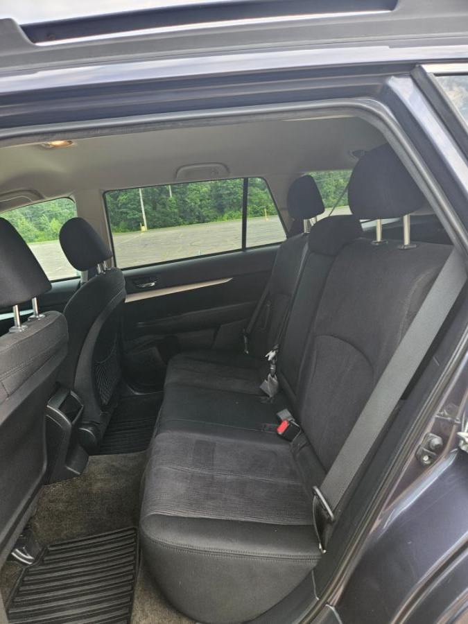 2014 Subaru Outback 4dr Wgn H4 Auto 2.5i Premium, available for sale in New Britain, Connecticut | Supreme Automotive. New Britain, Connecticut 2014 Subaru Outback 4dr Wgn H4 Auto 2.5i Premium, available for sale in New Britain, Connecticut | Supreme Automotive. New Britain, Connecticut