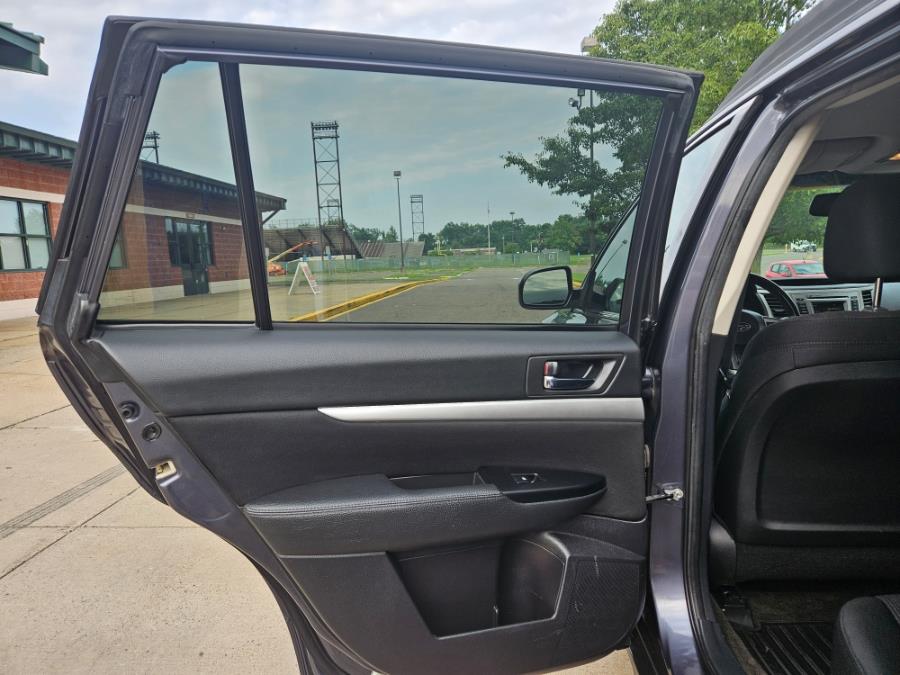 2014 Subaru Outback 4dr Wgn H4 Auto 2.5i Premium, available for sale in New Britain, Connecticut | Supreme Automotive. New Britain, Connecticut 2014 Subaru Outback 4dr Wgn H4 Auto 2.5i Premium, available for sale in New Britain, Connecticut | Supreme Automotive. New Britain, Connecticut