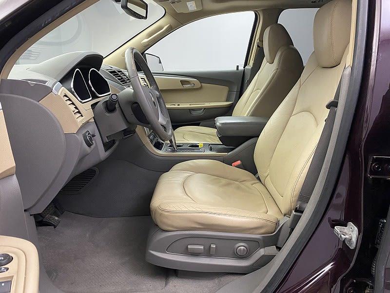 2009 Chevrolet Traverse LT w/2LT, available for sale in Naugatuck, Connecticut | J&M Automotive Sls&Svc LLC. Naugatuck, Connecticut 2009 Chevrolet Traverse LT w/2LT, available for sale in Naugatuck, Connecticut | J&M Automotive Sls&Svc LLC. Naugatuck, Connecticut