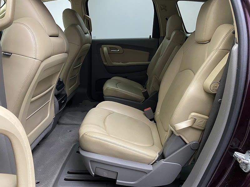 2009 Chevrolet Traverse LT w/2LT, available for sale in Naugatuck, Connecticut | J&M Automotive Sls&Svc LLC. Naugatuck, Connecticut 2009 Chevrolet Traverse LT w/2LT, available for sale in Naugatuck, Connecticut | J&M Automotive Sls&Svc LLC. Naugatuck, Connecticut