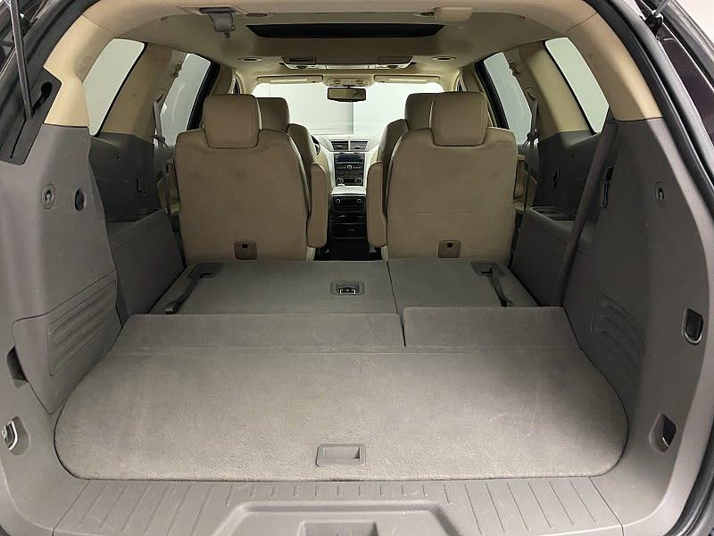 2009 Chevrolet Traverse LT w/2LT, available for sale in Naugatuck, Connecticut | J&M Automotive Sls&Svc LLC. Naugatuck, Connecticut 2009 Chevrolet Traverse LT w/2LT, available for sale in Naugatuck, Connecticut | J&M Automotive Sls&Svc LLC. Naugatuck, Connecticut