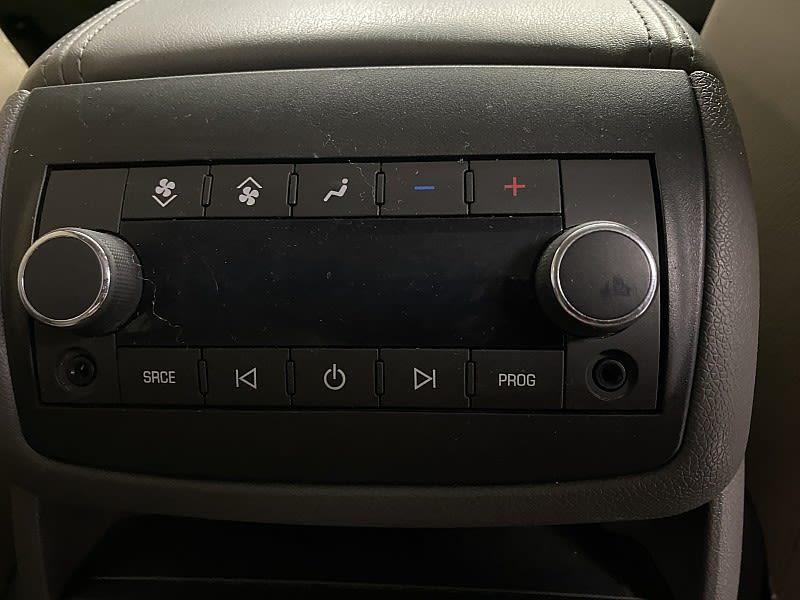 2009 Chevrolet Traverse LT w/2LT, available for sale in Naugatuck, Connecticut | J&M Automotive Sls&Svc LLC. Naugatuck, Connecticut 2009 Chevrolet Traverse LT w/2LT, available for sale in Naugatuck, Connecticut | J&M Automotive Sls&Svc LLC. Naugatuck, Connecticut