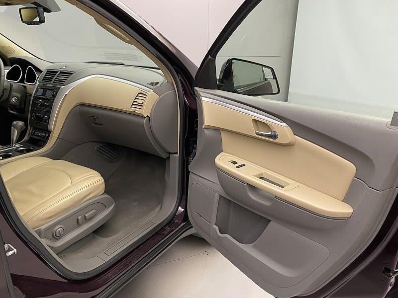 2009 Chevrolet Traverse LT w/2LT, available for sale in Naugatuck, Connecticut | J&M Automotive Sls&Svc LLC. Naugatuck, Connecticut 2009 Chevrolet Traverse LT w/2LT, available for sale in Naugatuck, Connecticut | J&M Automotive Sls&Svc LLC. Naugatuck, Connecticut