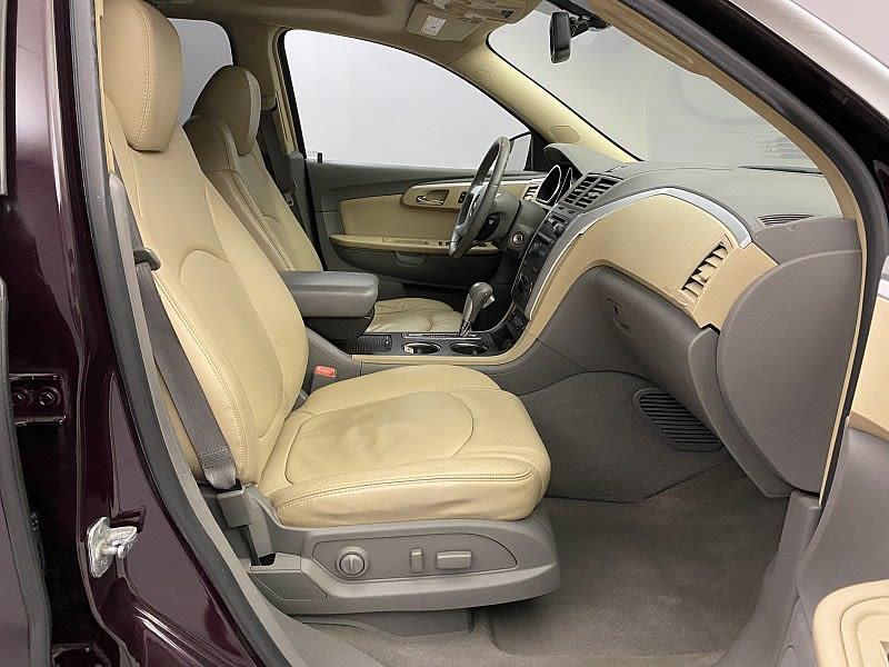 2009 Chevrolet Traverse LT w/2LT, available for sale in Naugatuck, Connecticut | J&M Automotive Sls&Svc LLC. Naugatuck, Connecticut 2009 Chevrolet Traverse LT w/2LT, available for sale in Naugatuck, Connecticut | J&M Automotive Sls&Svc LLC. Naugatuck, Connecticut