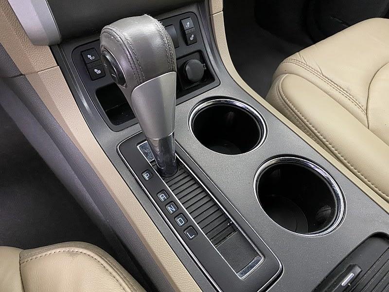 2009 Chevrolet Traverse LT w/2LT, available for sale in Naugatuck, Connecticut | J&M Automotive Sls&Svc LLC. Naugatuck, Connecticut 2009 Chevrolet Traverse LT w/2LT, available for sale in Naugatuck, Connecticut | J&M Automotive Sls&Svc LLC. Naugatuck, Connecticut