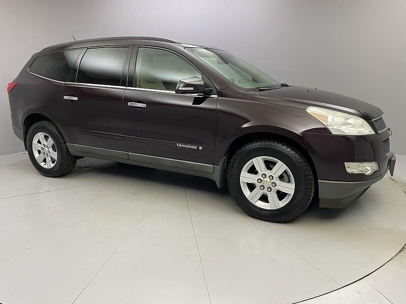 2009 Chevrolet Traverse LT w/2LT, available for sale in Naugatuck, Connecticut | J&M Automotive Sls&Svc LLC. Naugatuck, Connecticut 2009 Chevrolet Traverse LT w/2LT, available for sale in Naugatuck, Connecticut | J&M Automotive Sls&Svc LLC. Naugatuck, Connecticut