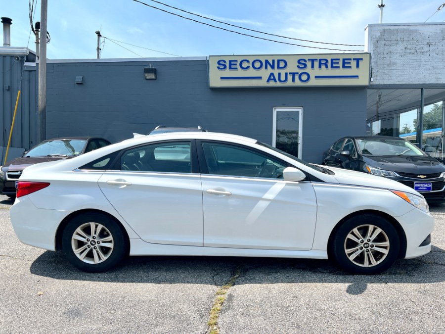 2014 Hyundai Sonata 4dr Sdn 2.4L Auto GLS, available for sale in Manchester, New Hampshire | Second Street Auto Sales Inc. Manchester, New Hampshire