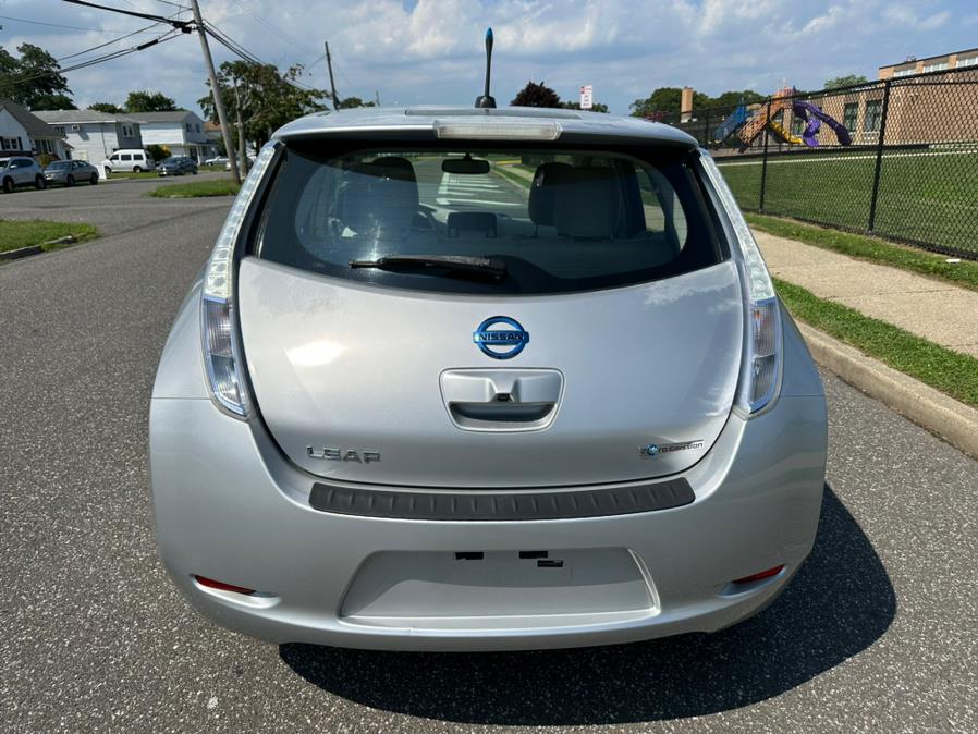 2011 Nissan LEAF 4dr HB SV, available for sale in Copiague, New York | Great Deal Motors. Copiague, New York 2011 Nissan LEAF 4dr HB SV, available for sale in Copiague, New York | Great Deal Motors. Copiague, New York
