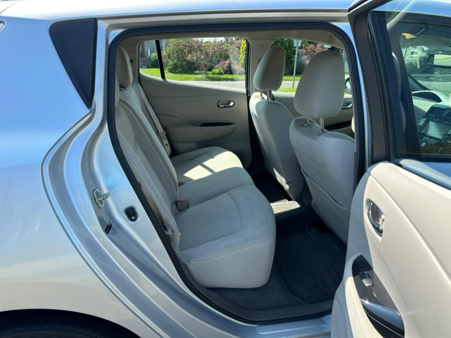 2011 Nissan LEAF 4dr HB SV, available for sale in Copiague, New York | Great Deal Motors. Copiague, New York 2011 Nissan LEAF 4dr HB SV, available for sale in Copiague, New York | Great Deal Motors. Copiague, New York