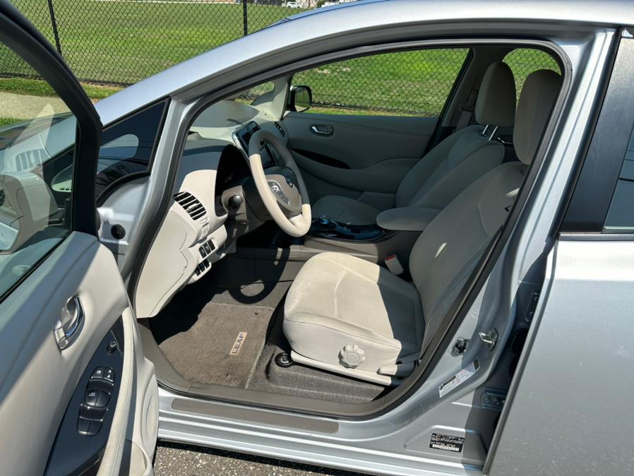 2011 Nissan LEAF 4dr HB SV, available for sale in Copiague, New York | Great Deal Motors. Copiague, New York 2011 Nissan LEAF 4dr HB SV, available for sale in Copiague, New York | Great Deal Motors. Copiague, New York
