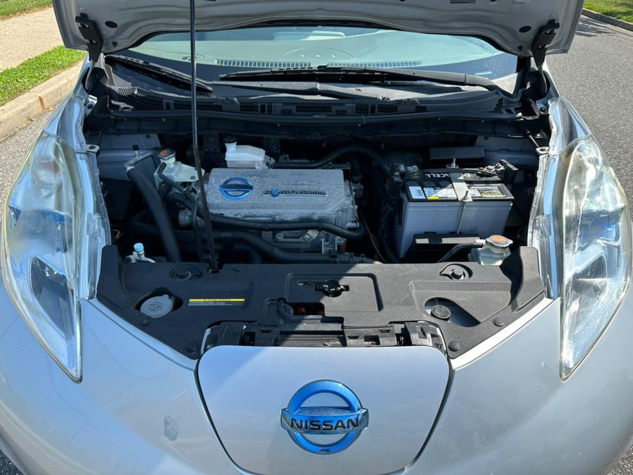 2011 Nissan LEAF 4dr HB SV, available for sale in Copiague, New York | Great Deal Motors. Copiague, New York 2011 Nissan LEAF 4dr HB SV, available for sale in Copiague, New York | Great Deal Motors. Copiague, New York