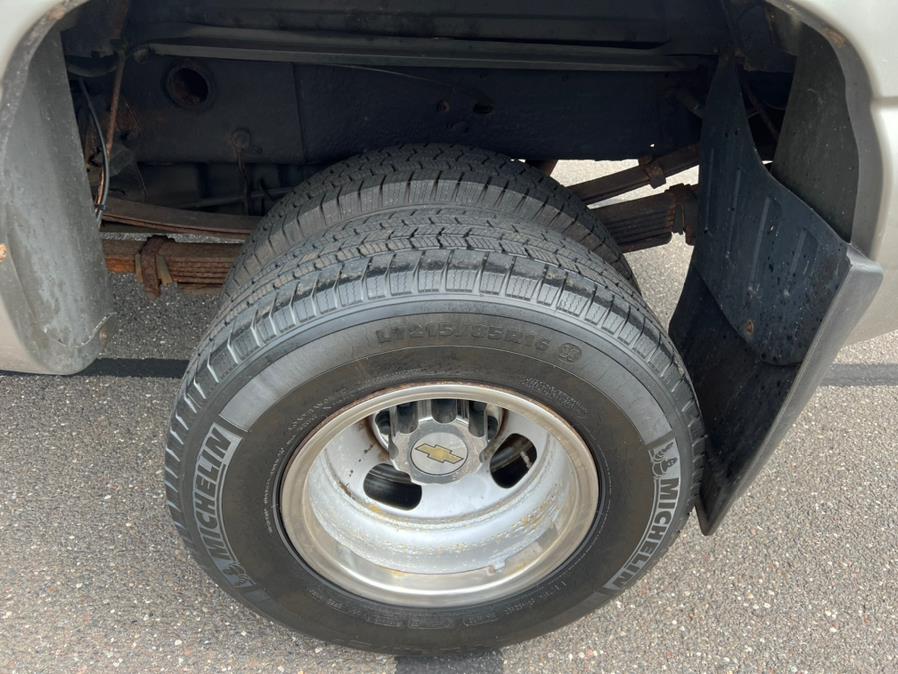 2002 Chevrolet Silverado 3500 Ext Cab 157.5" WB 4WD DRW LS, available for sale in Waterbury, Connecticut | Platinum Auto Care. Waterbury, Connecticut 2002 Chevrolet Silverado 3500 Ext Cab 157.5" WB 4WD DRW LS, available for sale in Waterbury, Connecticut | Platinum Auto Care. Waterbury, Connecticut
