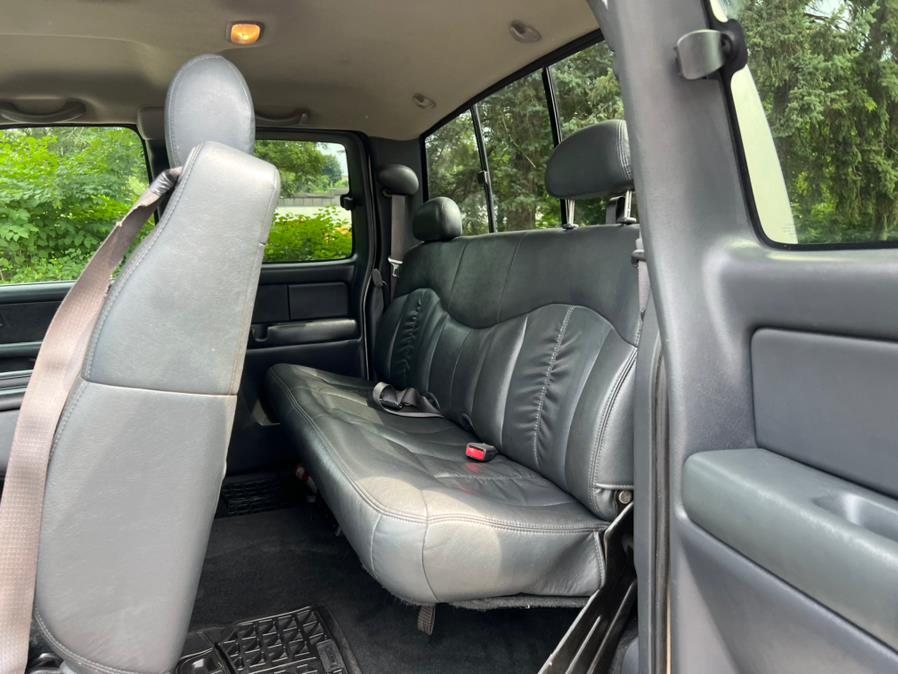 2002 Chevrolet Silverado 3500 Ext Cab 157.5" WB 4WD DRW LS, available for sale in Waterbury, Connecticut | Platinum Auto Care. Waterbury, Connecticut 2002 Chevrolet Silverado 3500 Ext Cab 157.5" WB 4WD DRW LS, available for sale in Waterbury, Connecticut | Platinum Auto Care. Waterbury, Connecticut