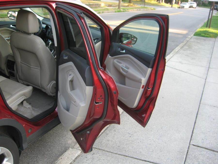 2014 Ford Escape Titanium AWD 4dr SUV, available for sale in Massapequa, New York | Rite Choice Auto Inc.. Massapequa, New York 2014 Ford Escape Titanium AWD 4dr SUV, available for sale in Massapequa, New York | Rite Choice Auto Inc.. Massapequa, New York