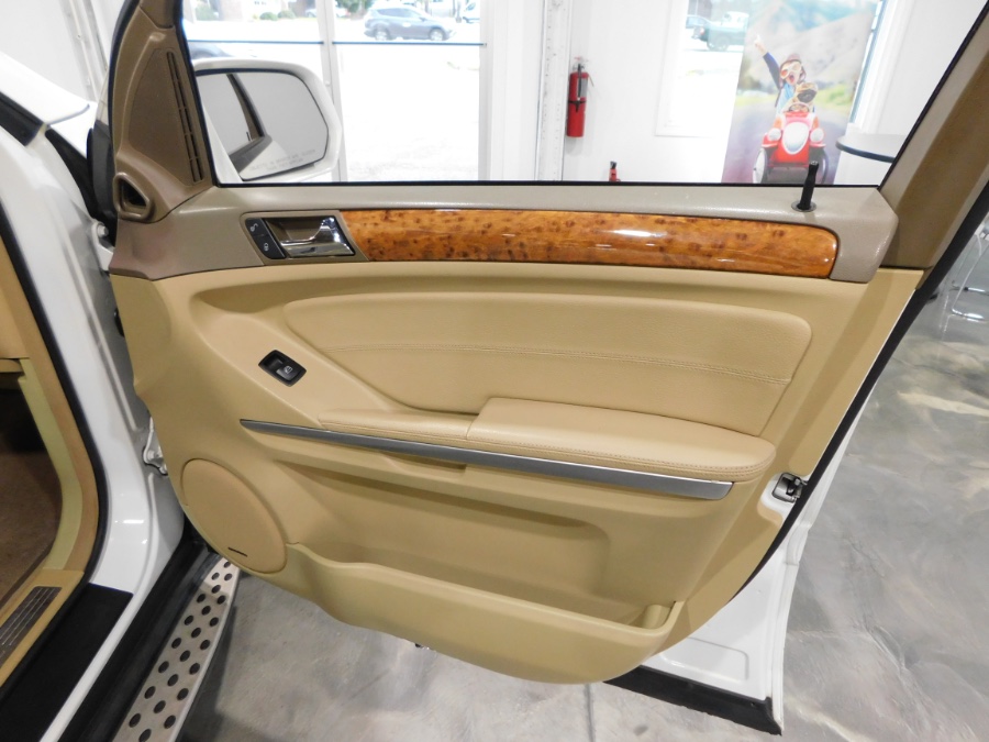 2009 Mercedes-Benz M-Class 4MATIC 4dr 3.5L, available for sale in Lodi, New Jersey | Soliman Motors. Lodi, New Jersey 2009 Mercedes-Benz M-Class 4MATIC 4dr 3.5L, available for sale in Lodi, New Jersey | Soliman Motors. Lodi, New Jersey