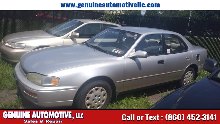 Used Toyota Camry 4dr Sdn LE Auto 1996 | Genuine Automotive LLC. East Hartford, Connecticut