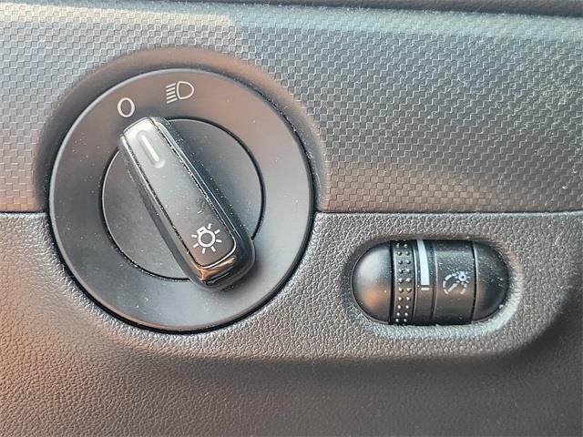 2014 Volkswagen Jetta 2.0L S, available for sale in Stratford, Connecticut | Wiz Leasing Inc. Stratford, Connecticut 2014 Volkswagen Jetta 2.0L S, available for sale in Stratford, Connecticut | Wiz Leasing Inc. Stratford, Connecticut