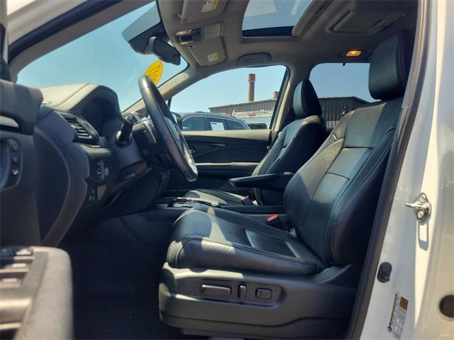 2017 Honda Pilot Elite, available for sale in Stratford, Connecticut | Wiz Leasing Inc. Stratford, Connecticut 2017 Honda Pilot Elite, available for sale in Stratford, Connecticut | Wiz Leasing Inc. Stratford, Connecticut