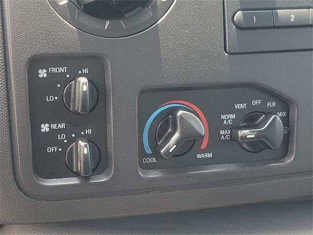 2010 Ford E-350sd XL, available for sale in Stratford, Connecticut | Wiz Leasing Inc. Stratford, Connecticut 2010 Ford E-350sd XL, available for sale in Stratford, Connecticut | Wiz Leasing Inc. Stratford, Connecticut