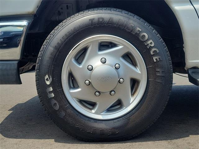 2010 Ford E-350sd XL, available for sale in Stratford, Connecticut | Wiz Leasing Inc. Stratford, Connecticut 2010 Ford E-350sd XL, available for sale in Stratford, Connecticut | Wiz Leasing Inc. Stratford, Connecticut