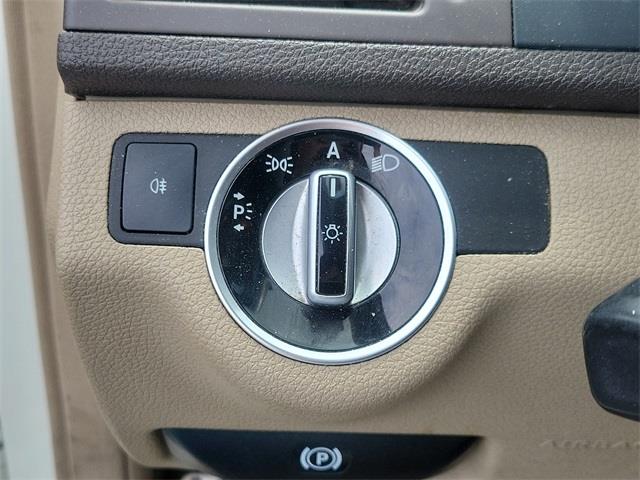 2011 Mercedes-benz C-class C 300, available for sale in Stratford, Connecticut | Wiz Leasing Inc. Stratford, Connecticut 2011 Mercedes-benz C-class C 300, available for sale in Stratford, Connecticut | Wiz Leasing Inc. Stratford, Connecticut