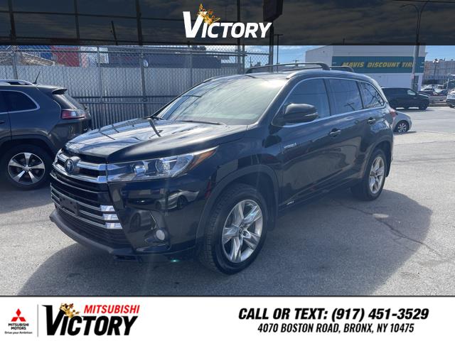 Used 2017 Toyota Highlander Hybrid in Bronx, New York | Victory Mitsubishi and Pre-Owned Super Center. Bronx, New York