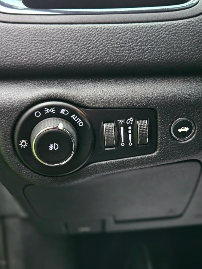 2015 Chrysler 200 4dr Sdn S AWD, available for sale in New Britain, Connecticut | Supreme Automotive. New Britain, Connecticut 2015 Chrysler 200 4dr Sdn S AWD, available for sale in New Britain, Connecticut | Supreme Automotive. New Britain, Connecticut