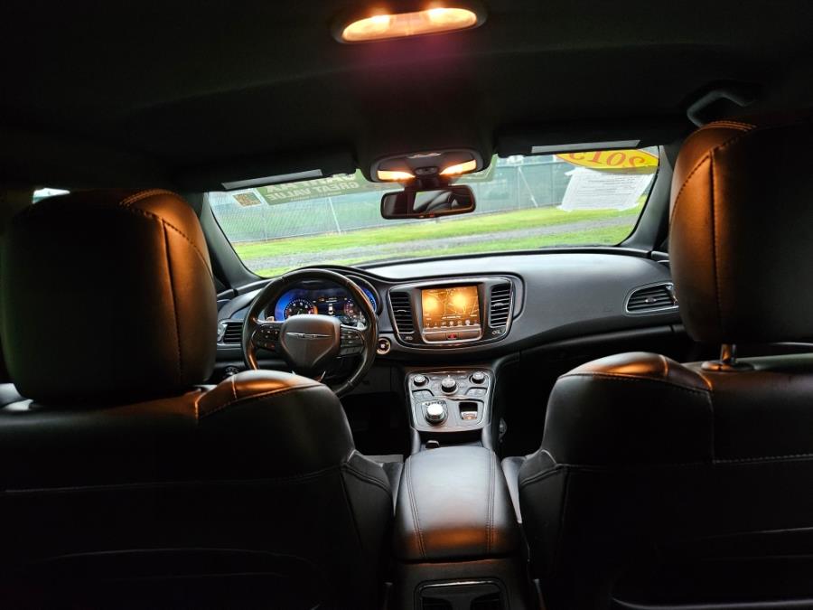 2015 Chrysler 200 4dr Sdn S AWD, available for sale in New Britain, Connecticut | Supreme Automotive. New Britain, Connecticut 2015 Chrysler 200 4dr Sdn S AWD, available for sale in New Britain, Connecticut | Supreme Automotive. New Britain, Connecticut