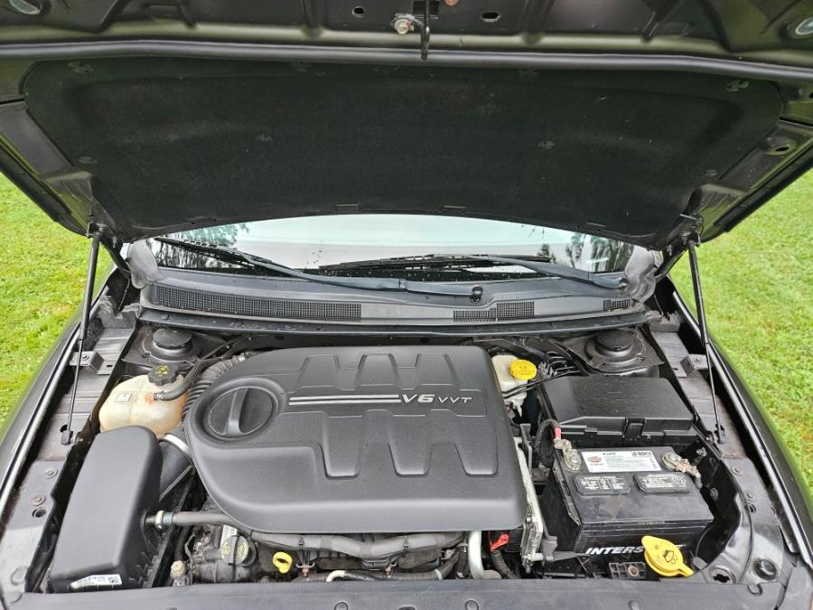 2015 Chrysler 200 4dr Sdn S AWD, available for sale in New Britain, Connecticut | Supreme Automotive. New Britain, Connecticut 2015 Chrysler 200 4dr Sdn S AWD, available for sale in New Britain, Connecticut | Supreme Automotive. New Britain, Connecticut