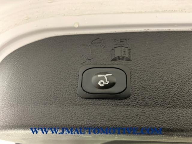 2018 Ford Escape SEL, available for sale in Naugatuck, Connecticut | J&M Automotive Sls&Svc LLC. Naugatuck, Connecticut 2018 Ford Escape SEL, available for sale in Naugatuck, Connecticut | J&M Automotive Sls&Svc LLC. Naugatuck, Connecticut