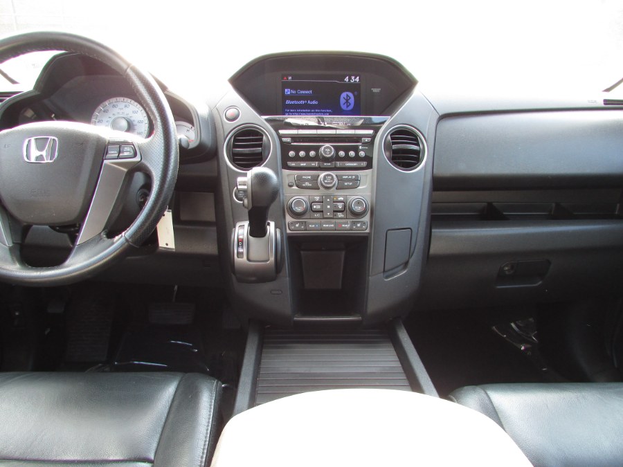 2015 Honda Pilot 4WD 4dr EX-L, available for sale in East Windsor, Connecticut | United Auto Sales of E Windsor, Inc. East Windsor, Connecticut 2015 Honda Pilot 4WD 4dr EX-L, available for sale in East Windsor, Connecticut | United Auto Sales of E Windsor, Inc. East Windsor, Connecticut