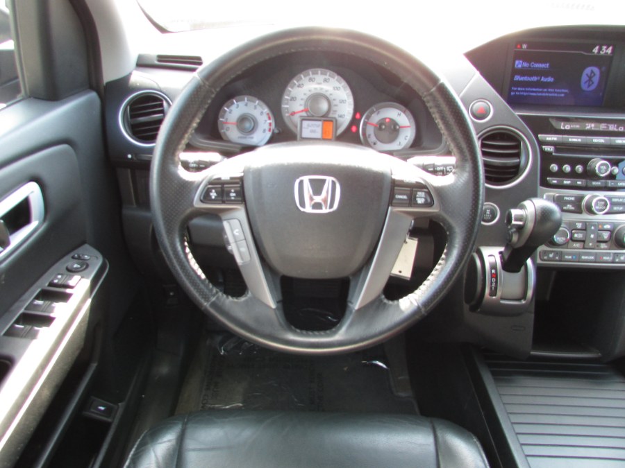 2015 Honda Pilot 4WD 4dr EX-L, available for sale in East Windsor, Connecticut | United Auto Sales of E Windsor, Inc. East Windsor, Connecticut 2015 Honda Pilot 4WD 4dr EX-L, available for sale in East Windsor, Connecticut | United Auto Sales of E Windsor, Inc. East Windsor, Connecticut