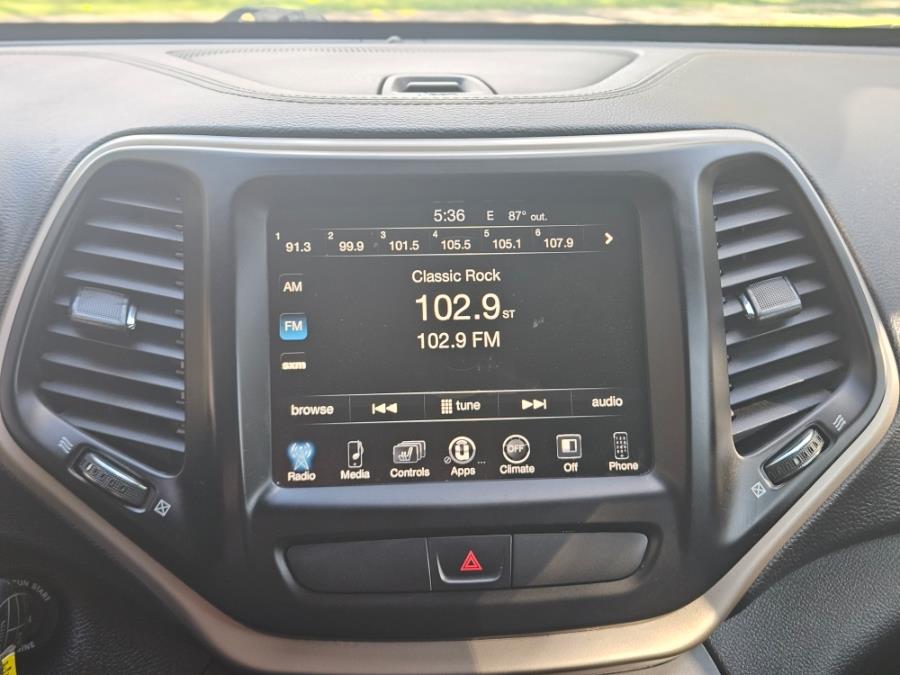 2015 Jeep Cherokee 4WD 4dr Latitude, available for sale in New Britain, Connecticut | Supreme Automotive. New Britain, Connecticut 2015 Jeep Cherokee 4WD 4dr Latitude, available for sale in New Britain, Connecticut | Supreme Automotive. New Britain, Connecticut