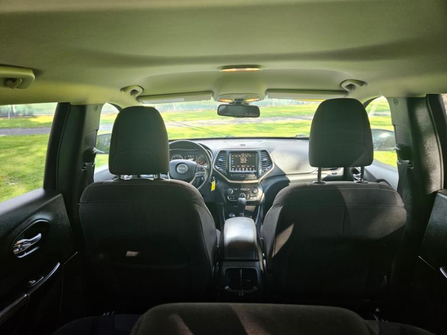 2015 Jeep Cherokee 4WD 4dr Latitude, available for sale in New Britain, Connecticut | Supreme Automotive. New Britain, Connecticut 2015 Jeep Cherokee 4WD 4dr Latitude, available for sale in New Britain, Connecticut | Supreme Automotive. New Britain, Connecticut