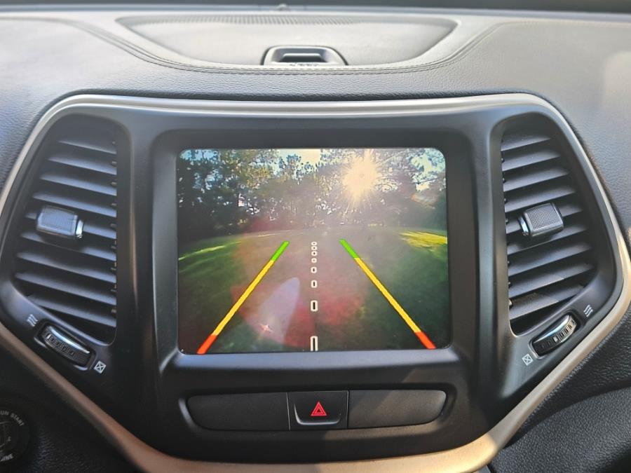 2015 Jeep Cherokee 4WD 4dr Latitude, available for sale in New Britain, Connecticut | Supreme Automotive. New Britain, Connecticut 2015 Jeep Cherokee 4WD 4dr Latitude, available for sale in New Britain, Connecticut | Supreme Automotive. New Britain, Connecticut