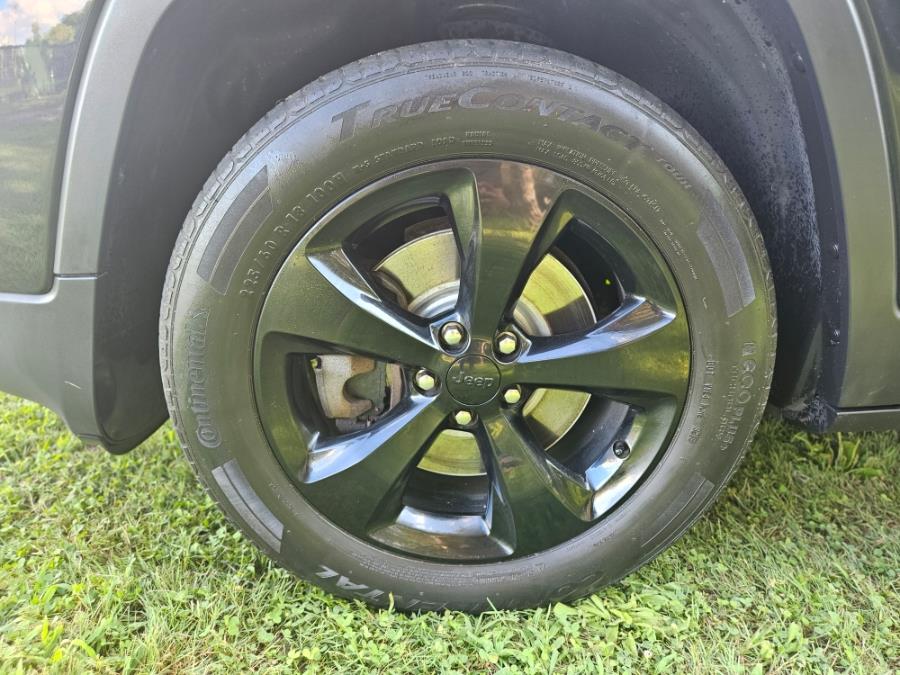 2015 Jeep Cherokee 4WD 4dr Latitude, available for sale in New Britain, Connecticut | Supreme Automotive. New Britain, Connecticut 2015 Jeep Cherokee 4WD 4dr Latitude, available for sale in New Britain, Connecticut | Supreme Automotive. New Britain, Connecticut