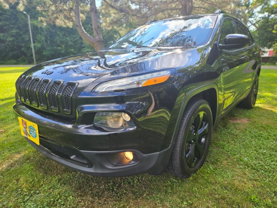 2015 Jeep Cherokee 4WD 4dr Latitude, available for sale in New Britain, Connecticut | Supreme Automotive. New Britain, Connecticut 2015 Jeep Cherokee 4WD 4dr Latitude, available for sale in New Britain, Connecticut | Supreme Automotive. New Britain, Connecticut