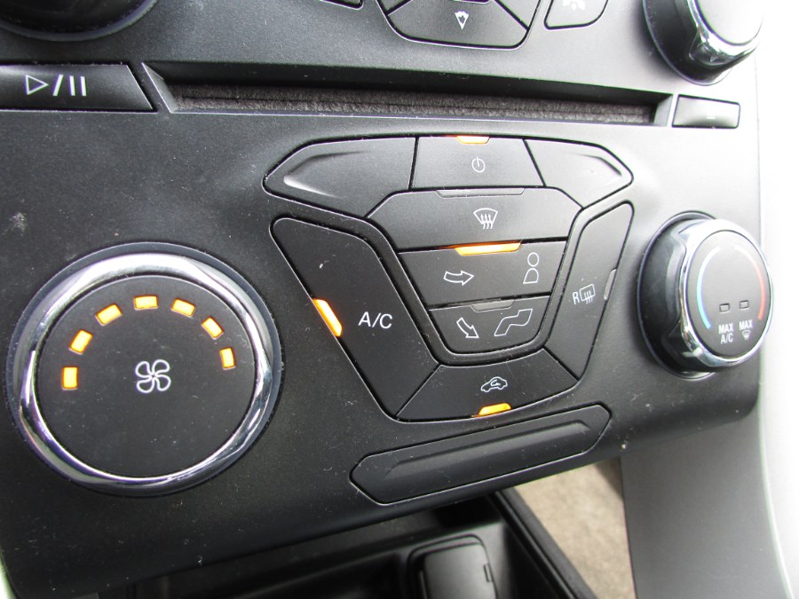 2013 Ford Fusion 4dr Sdn SE FWD, available for sale in East Windsor, Connecticut | United Auto Sales of E Windsor, Inc. East Windsor, Connecticut 2013 Ford Fusion 4dr Sdn SE FWD, available for sale in East Windsor, Connecticut | United Auto Sales of E Windsor, Inc. East Windsor, Connecticut