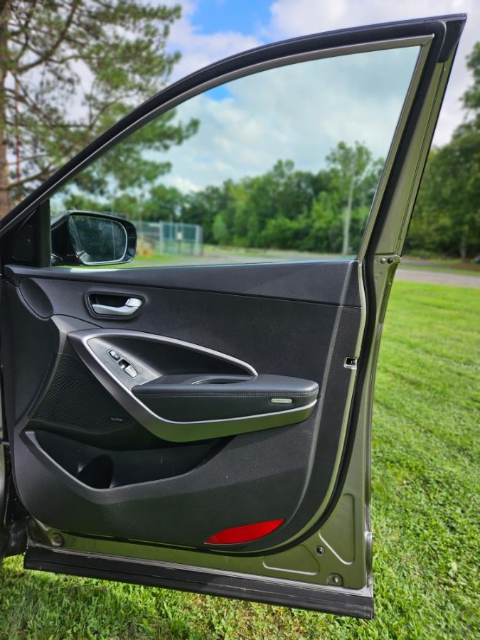 2014 Hyundai Santa Fe Sport AWD 4dr 2.0T, available for sale in New Britain, Connecticut | Supreme Automotive. New Britain, Connecticut 2014 Hyundai Santa Fe Sport AWD 4dr 2.0T, available for sale in New Britain, Connecticut | Supreme Automotive. New Britain, Connecticut