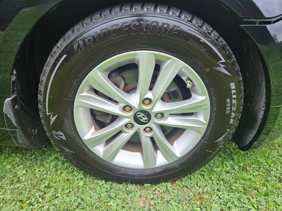2012 Hyundai Sonata 4dr Sdn 2.4L Auto GLS PZEV, available for sale in New Britain, Connecticut | Supreme Automotive. New Britain, Connecticut 2012 Hyundai Sonata 4dr Sdn 2.4L Auto GLS PZEV, available for sale in New Britain, Connecticut | Supreme Automotive. New Britain, Connecticut