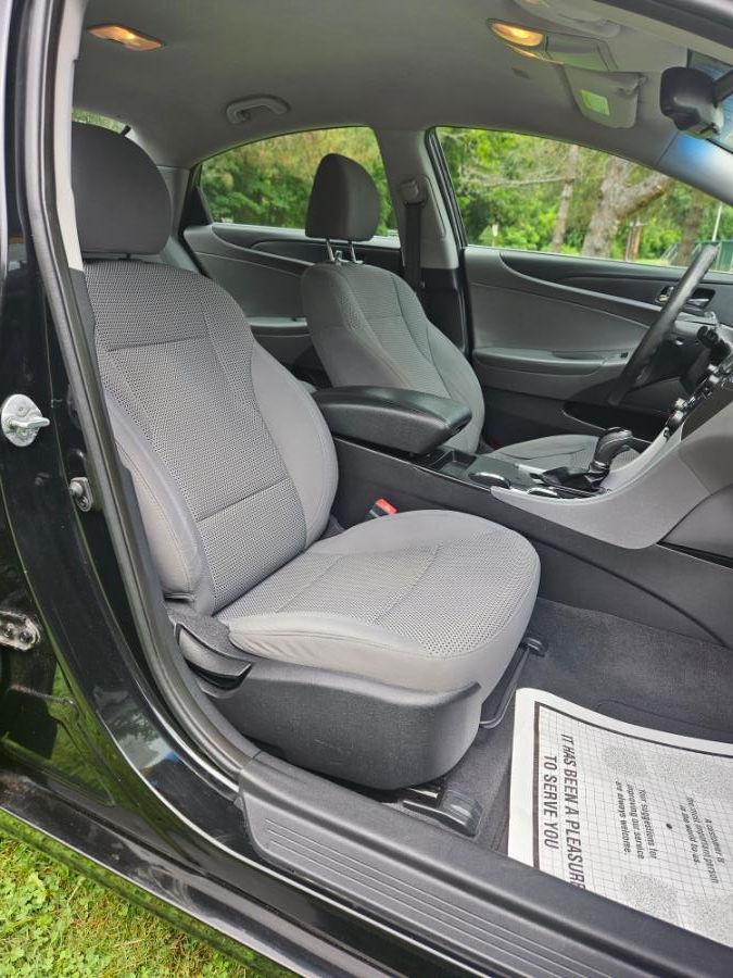 2012 Hyundai Sonata 4dr Sdn 2.4L Auto GLS PZEV, available for sale in New Britain, Connecticut | Supreme Automotive. New Britain, Connecticut 2012 Hyundai Sonata 4dr Sdn 2.4L Auto GLS PZEV, available for sale in New Britain, Connecticut | Supreme Automotive. New Britain, Connecticut