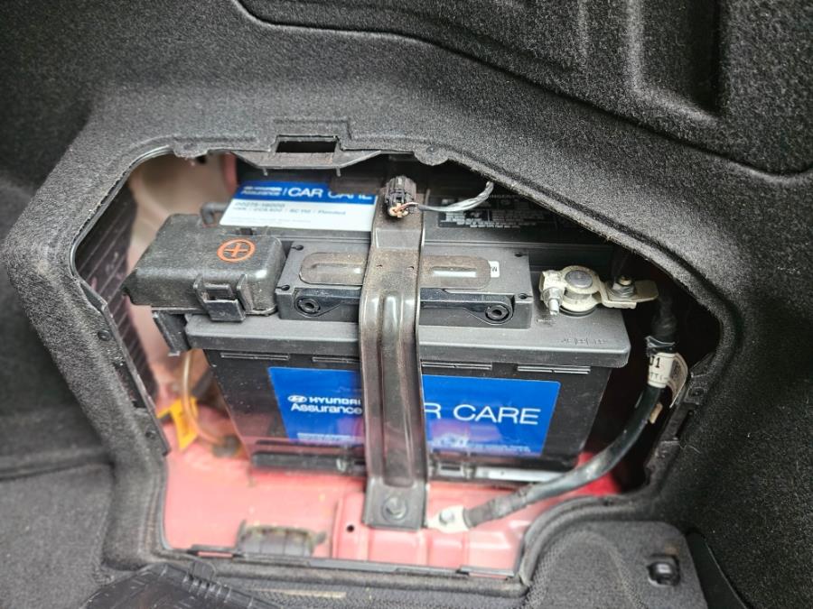 2015 Hyundai Sonata Hybrid 4dr Sdn, available for sale in New Britain, Connecticut | Supreme Automotive. New Britain, Connecticut 2015 Hyundai Sonata Hybrid 4dr Sdn, available for sale in New Britain, Connecticut | Supreme Automotive. New Britain, Connecticut