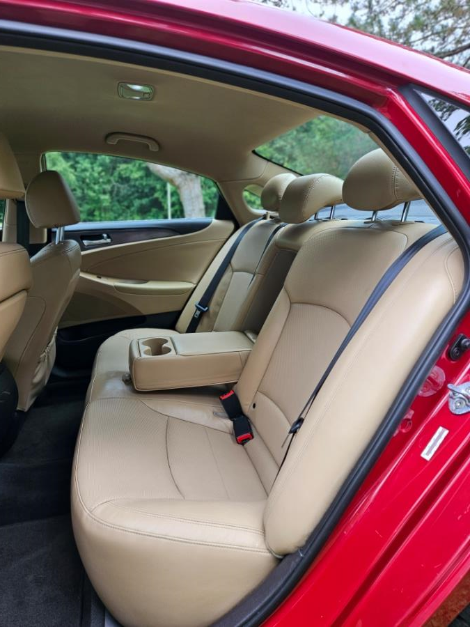2015 Hyundai Sonata Hybrid 4dr Sdn, available for sale in New Britain, Connecticut | Supreme Automotive. New Britain, Connecticut 2015 Hyundai Sonata Hybrid 4dr Sdn, available for sale in New Britain, Connecticut | Supreme Automotive. New Britain, Connecticut