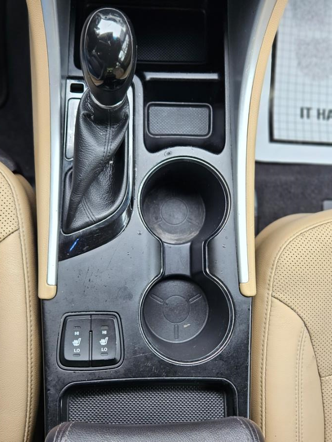 2015 Hyundai Sonata Hybrid 4dr Sdn, available for sale in New Britain, Connecticut | Supreme Automotive. New Britain, Connecticut 2015 Hyundai Sonata Hybrid 4dr Sdn, available for sale in New Britain, Connecticut | Supreme Automotive. New Britain, Connecticut