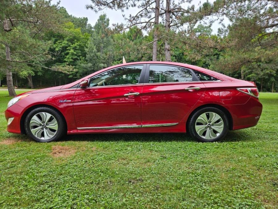 2015 Hyundai Sonata Hybrid 4dr Sdn, available for sale in New Britain, Connecticut | Supreme Automotive. New Britain, Connecticut 2015 Hyundai Sonata Hybrid 4dr Sdn, available for sale in New Britain, Connecticut | Supreme Automotive. New Britain, Connecticut