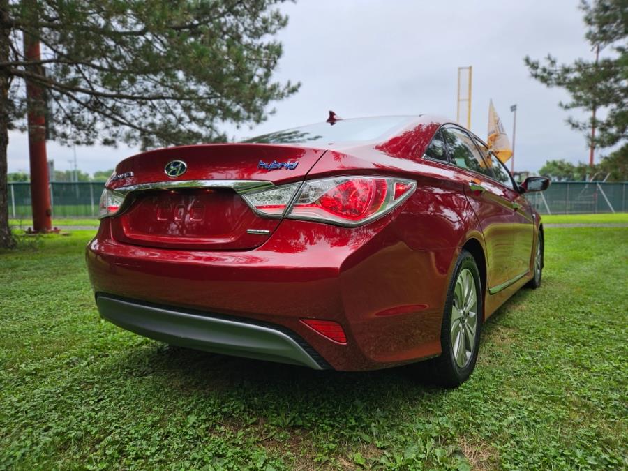 2015 Hyundai Sonata Hybrid 4dr Sdn, available for sale in New Britain, Connecticut | Supreme Automotive. New Britain, Connecticut 2015 Hyundai Sonata Hybrid 4dr Sdn, available for sale in New Britain, Connecticut | Supreme Automotive. New Britain, Connecticut